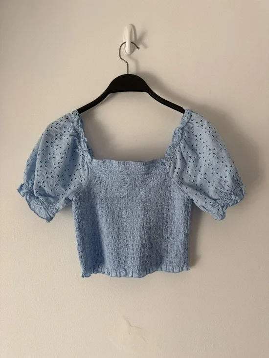 Light Blue Puff Sleeve Crop Blouse - Picture 2 of 3